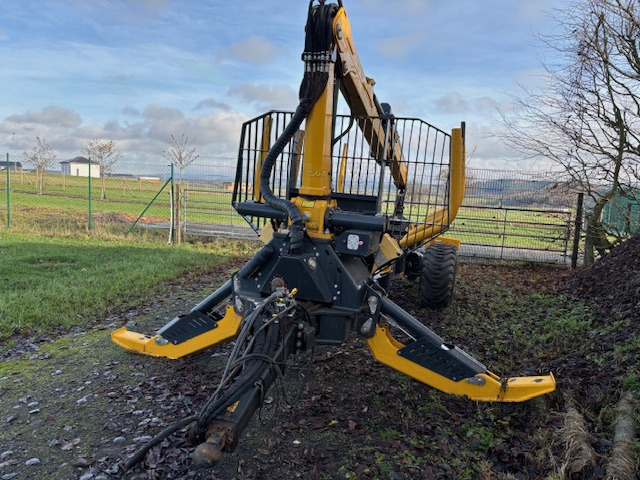 Uniforst Forstanhänger 12.49 - Erdészeti pótkocsi: 2 kép. Uniforst Forstanhänger 12.49 - Erdészeti pótkocsi: 2 kép.