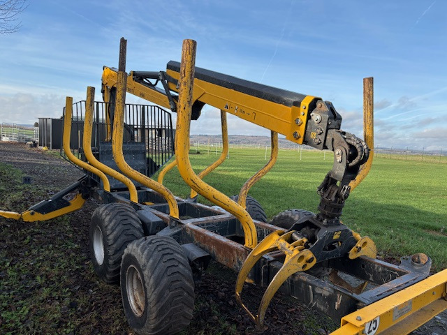 Uniforst Forstanhänger 12.49 - Erdészeti pótkocsi: 3 kép. Uniforst Forstanhänger 12.49 - Erdészeti pótkocsi: 3 kép.