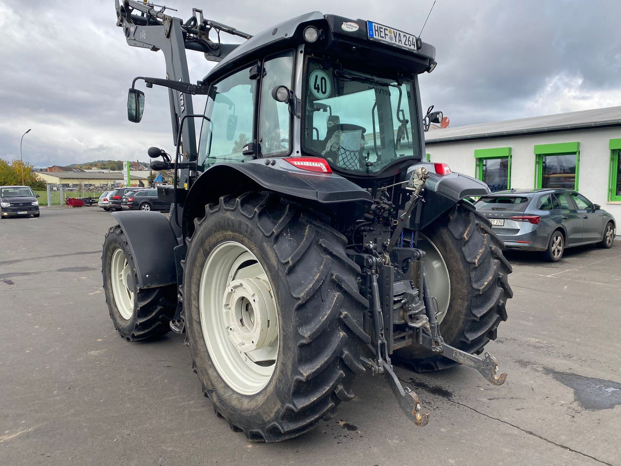 Valtra A 104 MH4 - Traktor: 5 kép. Valtra A 104 MH4 - Traktor: 5 kép.