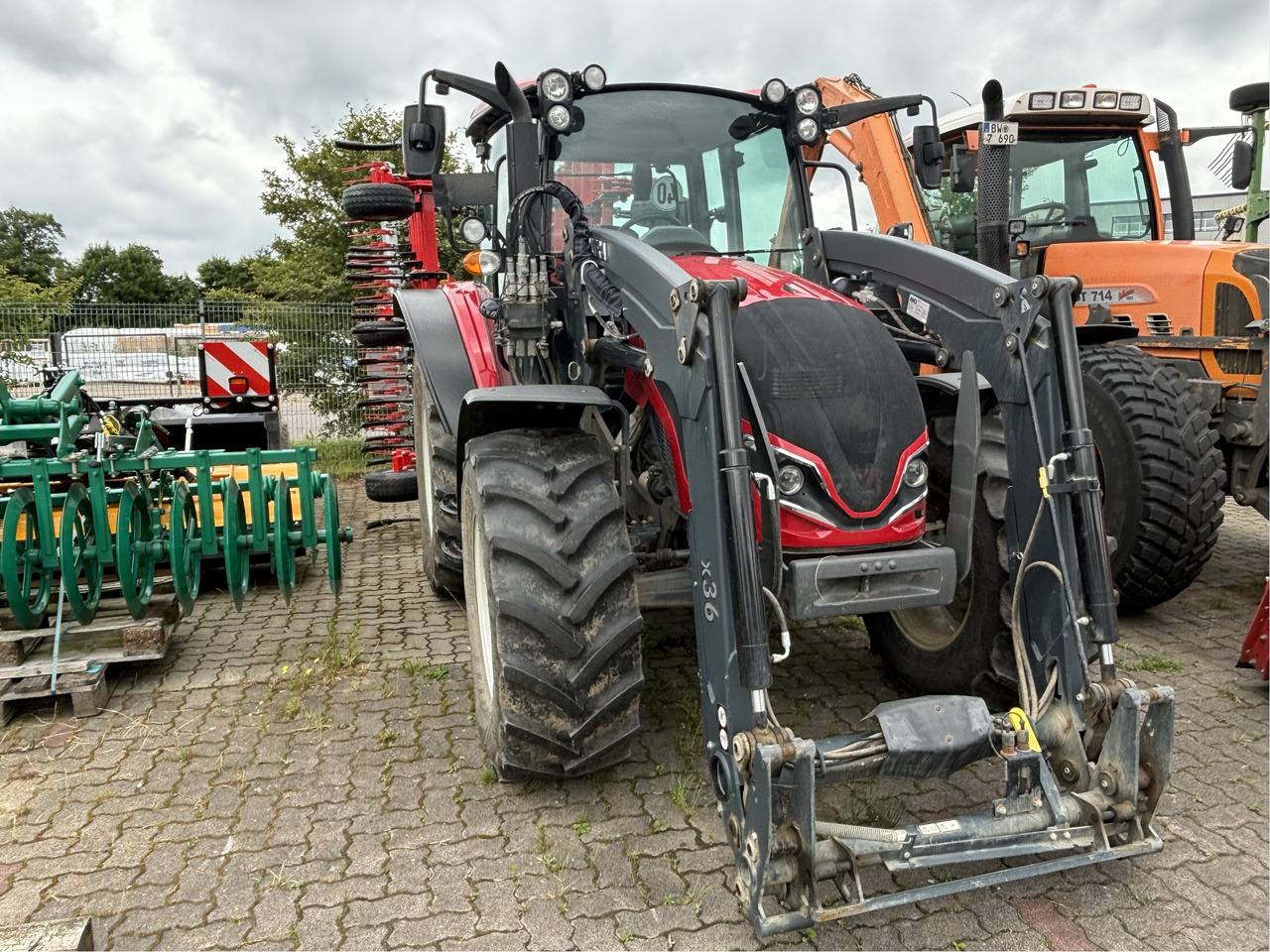 Valtra A 95 lízing Valtra A 95: 11 kép.