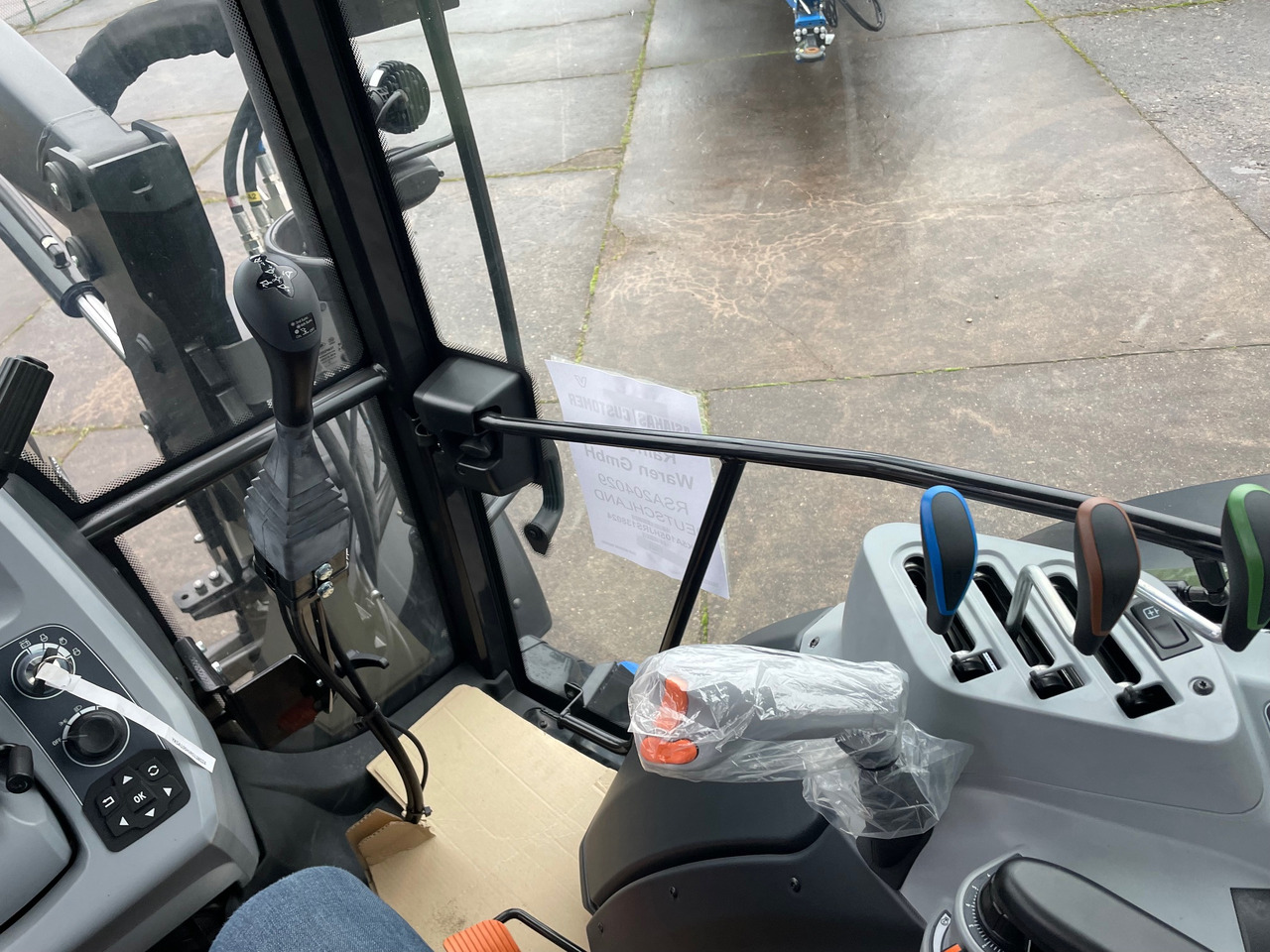 Valtra A105MH4 2B0 - Traktor: 2 kép. Valtra A105MH4 2B0 - Traktor: 2 kép.