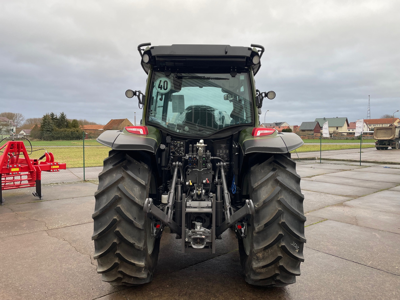 Valtra A105MH4 2B0 - Traktor: 4 kép. Valtra A105MH4 2B0 - Traktor: 4 kép.