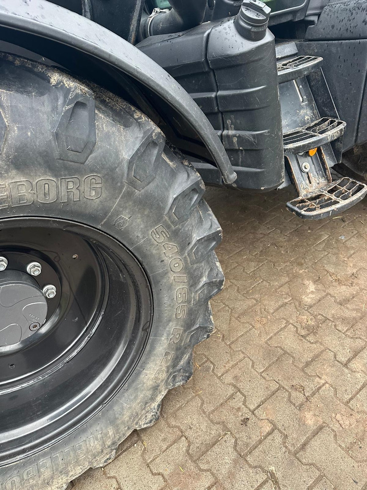 Valtra N 154 Direct - Traktor: 4 kép. Valtra N 154 Direct - Traktor: 4 kép.