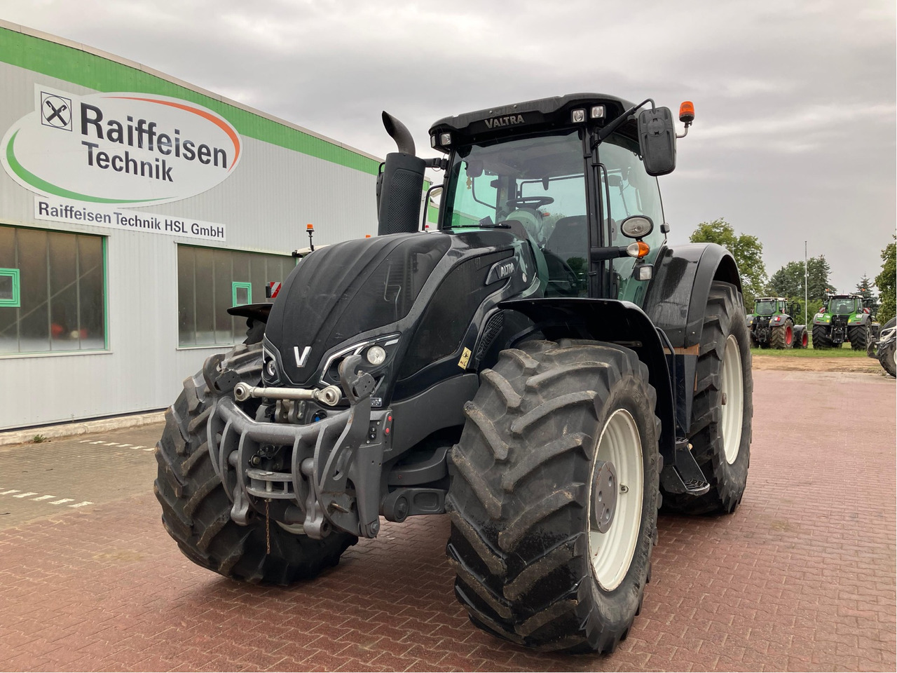 Valtra S 394 - Traktor: 1 kép. Valtra S 394 - Traktor: 1 kép.