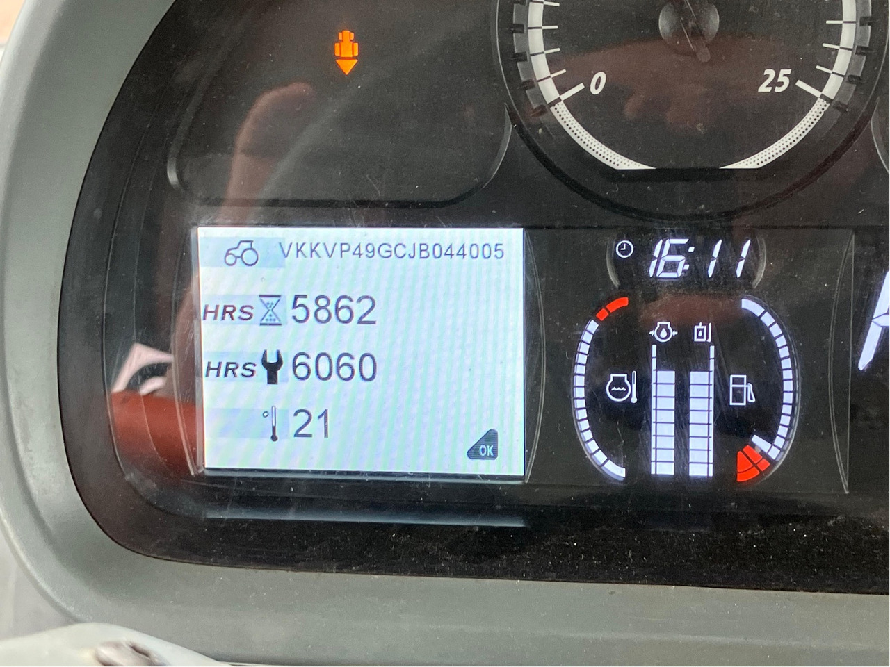 Valtra S 394 - Traktor: 2 kép. Valtra S 394 - Traktor: 2 kép.
