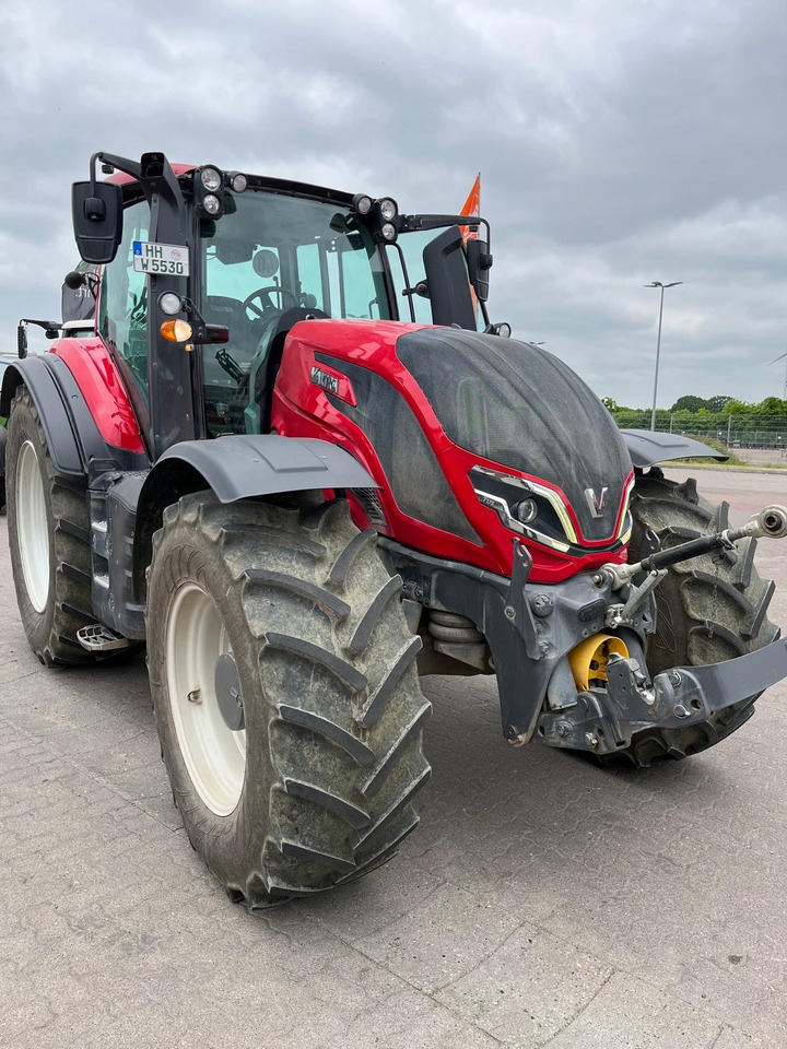 Valtra T 175 Active - Traktor: 5 kép. Valtra T 175 Active - Traktor: 5 kép.