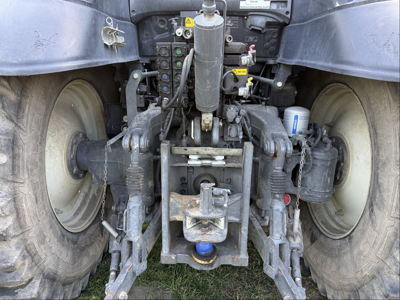 Valtra T 254 Versu - Traktor: 2 kép. Valtra T 254 Versu - Traktor: 2 kép.