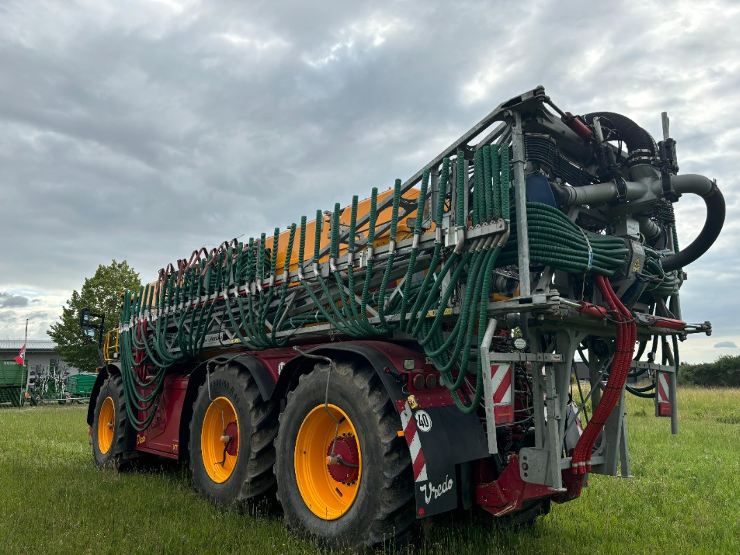 Vredo VT 7138 SWINGMAX36 Gestänge - Műtrágyaszóró: 4 kép. Vredo VT 7138 SWINGMAX36 Gestänge - Műtrágyaszóró: 4 kép.
