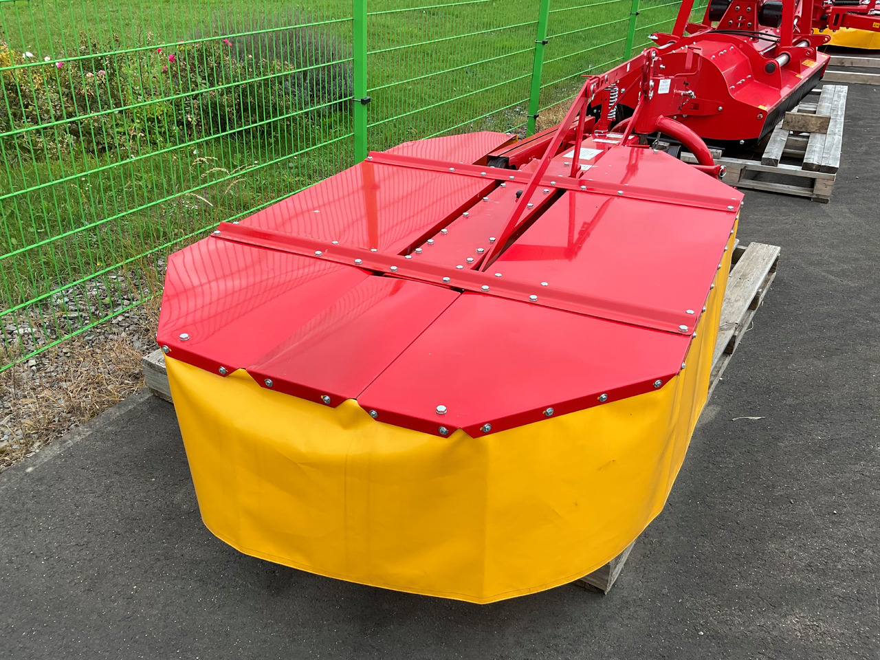 Wirax Z 069 - Fűkasza: 5 kép. Wirax Z 069 - Fűkasza: 5 kép.