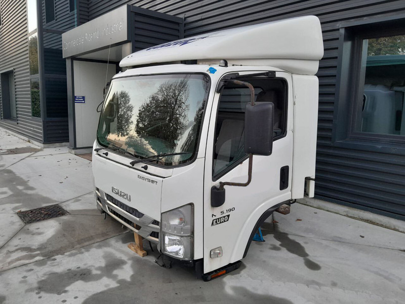 Isuzu N75 - Euro 6 - Fülke és belső tér - Teherautó: 3 kép. Isuzu N75 - Euro 6 - Fülke és belső tér - Teherautó: 3 kép.