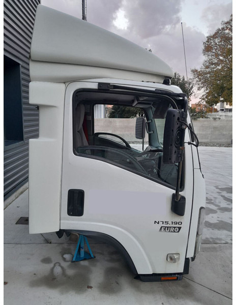 Isuzu N75 - Euro 6 - Fülke és belső tér - Teherautó: 5 kép. Isuzu N75 - Euro 6 - Fülke és belső tér - Teherautó: 5 kép.