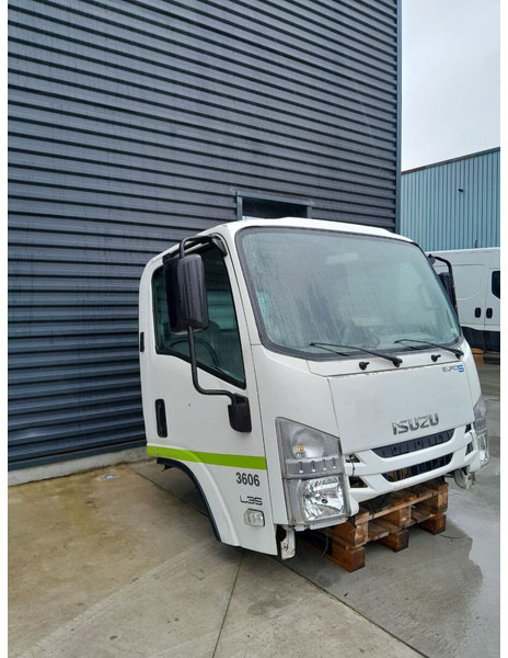 Isuzu Narrow L 35 - stretta - Fülke és belső tér - Teherautó: 2 kép. Isuzu Narrow L 35 - stretta - Fülke és belső tér - Teherautó: 2 kép.