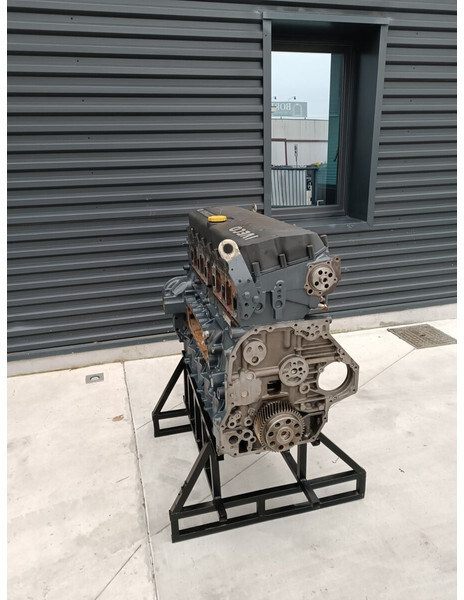 Iveco CURSOR 10 F3AE3681 - Motor - Teherautó: 4 kép. Iveco CURSOR 10 F3AE3681 - Motor - Teherautó: 4 kép.