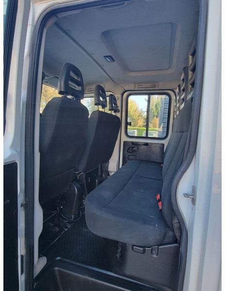 Iveco DAILY E6 - Fülke és belső tér - Teherautó: 4 kép. Iveco DAILY E6 - Fülke és belső tér - Teherautó: 4 kép.