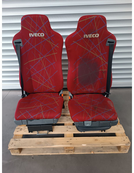 Iveco Euro 3 - Ülés - Teherautó: 3 kép. Iveco Euro 3 - Ülés - Teherautó: 3 kép.
