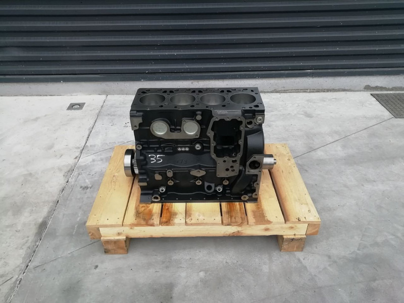 Iveco F4BE0454B - Motorblokk - Teherautó: 5 kép. Iveco F4BE0454B - Motorblokk - Teherautó: 5 kép.