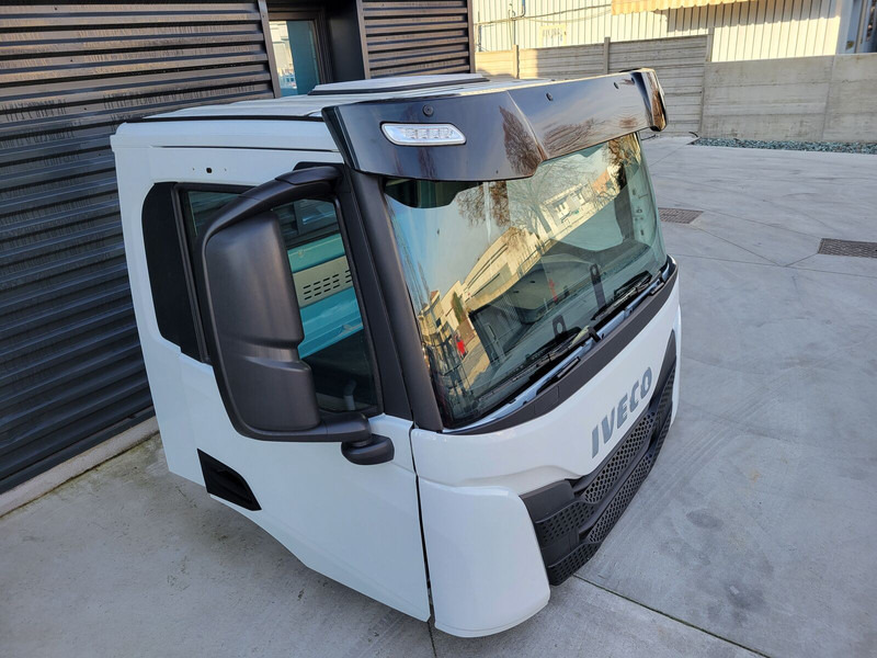 Iveco STRALIS TRAKKER S - Way / X - Way / T - Way EURO 6 - Fülke és belső tér - Teherautó: 5 kép. Iveco STRALIS TRAKKER S - Way / X - Way / T - Way EURO 6 - Fülke és belső tér - Teherautó: 5 kép.