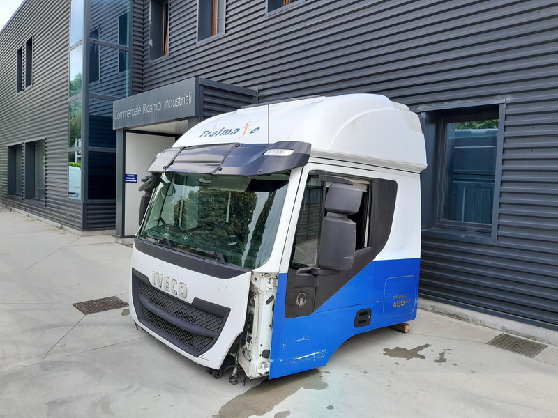 Iveco Stralis AT HI-ROAD - Fülke és belső tér - Teherautó: 3 kép. Iveco Stralis AT HI-ROAD - Fülke és belső tér - Teherautó: 3 kép.