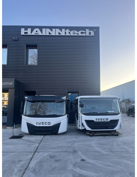 Iveco X-Way T-Way Trakker - Fülke és belső tér - Teherautó: 4 kép. Iveco X-Way T-Way Trakker - Fülke és belső tér - Teherautó: 4 kép.