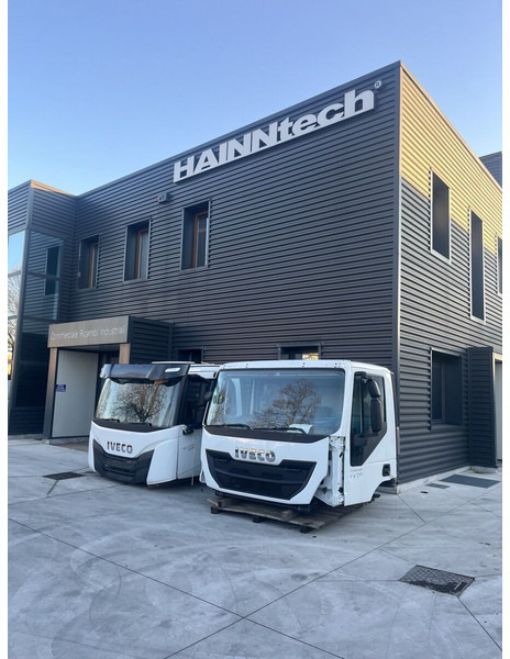 Iveco X-Way T-Way Trakker - Fülke és belső tér - Teherautó: 1 kép. Iveco X-Way T-Way Trakker - Fülke és belső tér - Teherautó: 1 kép.