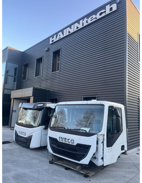 Iveco X-Way T-Way Trakker - Fülke és belső tér - Teherautó: 3 kép. Iveco X-Way T-Way Trakker - Fülke és belső tér - Teherautó: 3 kép.