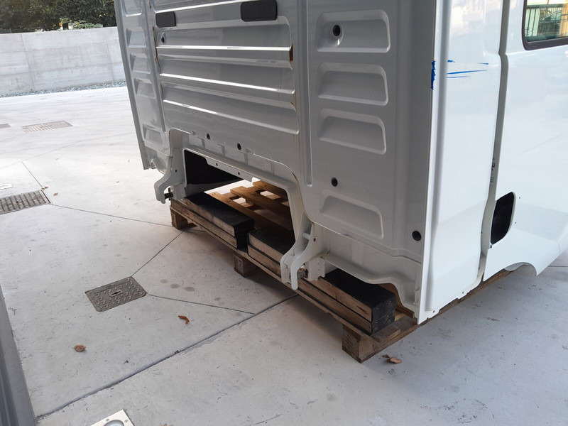 MAN DAY CAB - Fülke és belső tér - Teherautó: 5 kép. MAN DAY CAB - Fülke és belső tér - Teherautó: 5 kép.