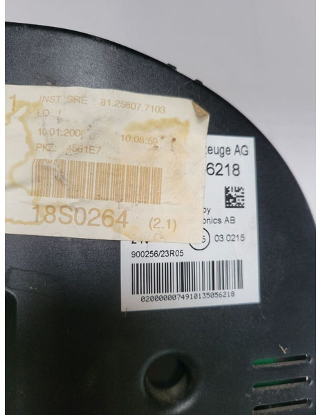 MAN Display - Műszerfal - Teherautó: 5 kép. MAN Display - Műszerfal - Teherautó: 5 kép.