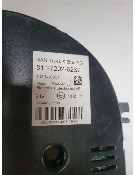 MAN Display - Műszerfal - Teherautó: 3 kép. MAN Display - Műszerfal - Teherautó: 3 kép.