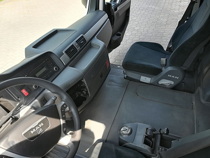 MAN TGX XLX EURO 5 - Fülke és belső tér - Teherautó: 5 kép. MAN TGX XLX EURO 5 - Fülke és belső tér - Teherautó: 5 kép.