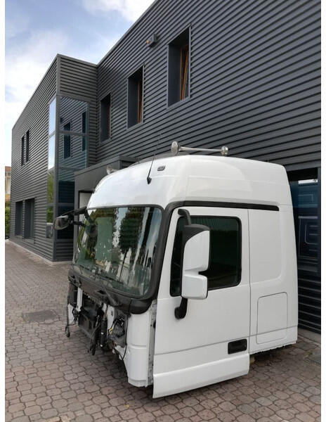 Mercedes-Benz ACTROS EURO 5 MP3 - Fülke és belső tér - Teherautó: 2 kép. Mercedes-Benz ACTROS EURO 5 MP3 - Fülke és belső tér - Teherautó: 2 kép.