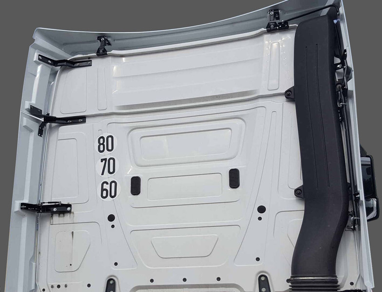 Mercedes-Benz ACTROS StreamSpace - Légterelő - Teherautó: 2 kép. Mercedes-Benz ACTROS StreamSpace - Légterelő - Teherautó: 2 kép.