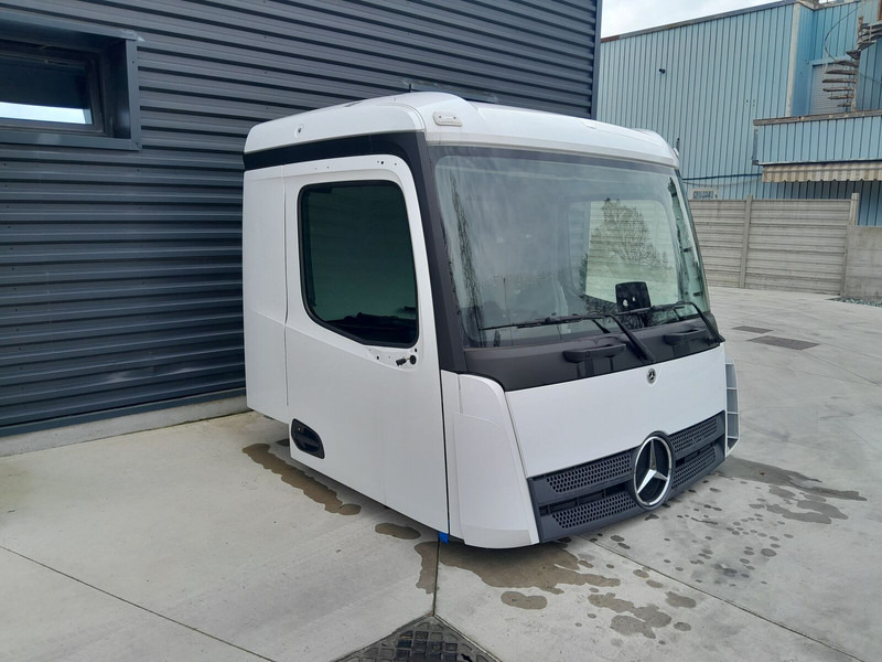 Mercedes-Benz AROCS ANTOS E6 - MP4 - Fülke és belső tér - Teherautó: 4 kép. Mercedes-Benz AROCS ANTOS E6 - MP4 - Fülke és belső tér - Teherautó: 4 kép.
