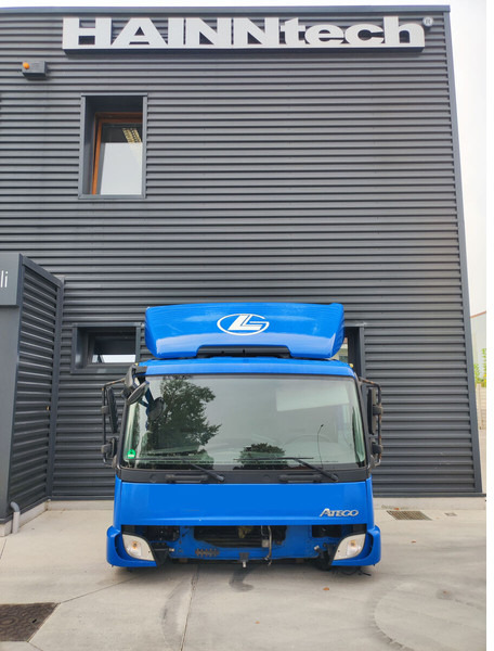 Mercedes-Benz ATEGO EURO 4 EURO 5 - Fülke és belső tér - Teherautó: 3 kép. Mercedes-Benz ATEGO EURO 4 EURO 5 - Fülke és belső tér - Teherautó: 3 kép.