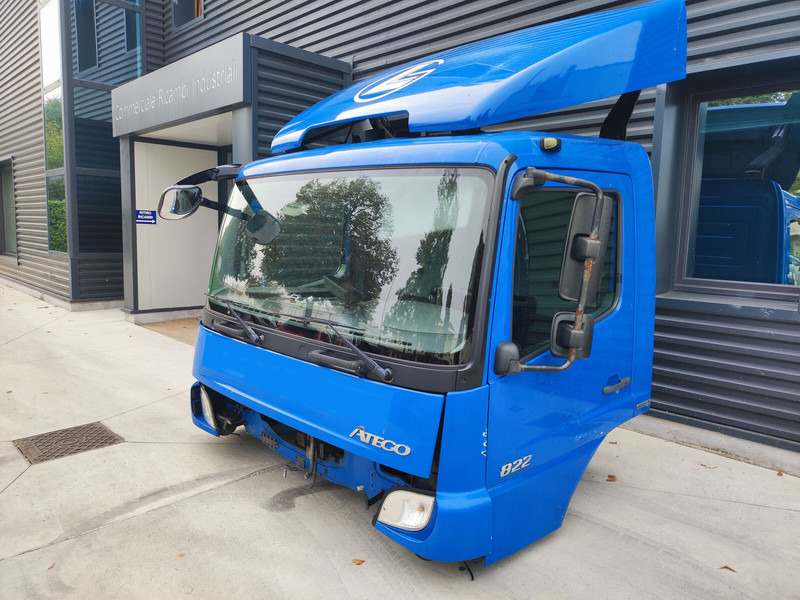 Mercedes-Benz ATEGO EURO 4 EURO 5 - Fülke és belső tér - Teherautó: 4 kép. Mercedes-Benz ATEGO EURO 4 EURO 5 - Fülke és belső tér - Teherautó: 4 kép.