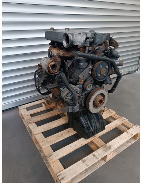 Mercedes-Benz OM904LA - OM 904 LA - Motor - Teherautó: 2 kép. Mercedes-Benz OM904LA - OM 904 LA - Motor - Teherautó: 2 kép.