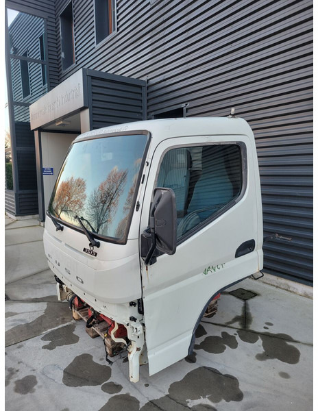 Mitsubishi Fuso "S" Fuso - Fülke és belső tér - Teherautó: 4 kép. Mitsubishi Fuso "S" Fuso - Fülke és belső tér - Teherautó: 4 kép.