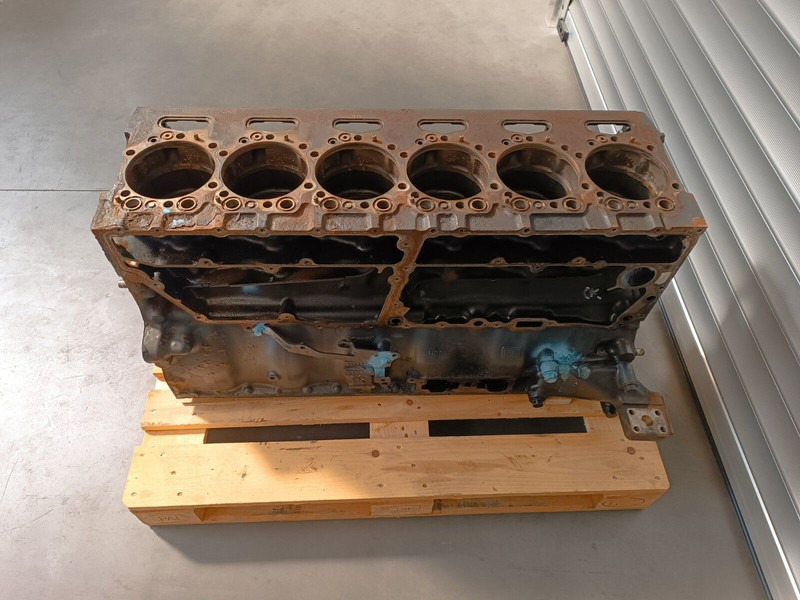 Scania Euro 6 - Motorblokk - Teherautó: 3 kép. Scania Euro 6 - Motorblokk - Teherautó: 3 kép.