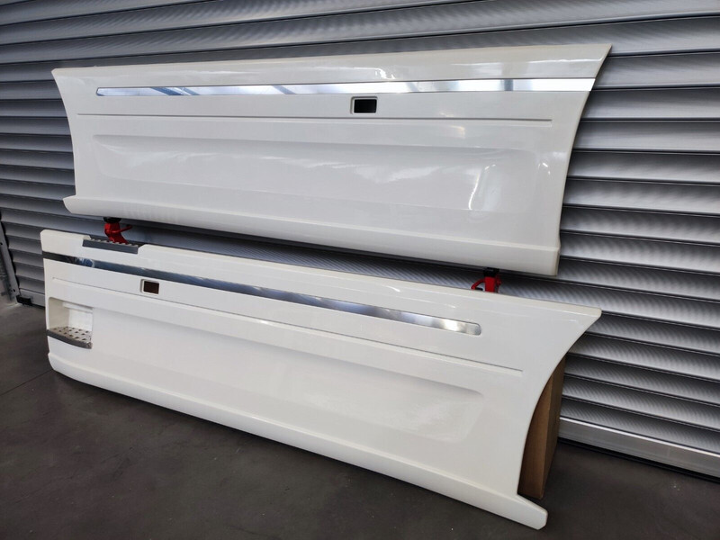 Scania FAIRINGS / CARENE wb 3700 mm - Légterelő - Teherautó: 3 kép. Scania FAIRINGS / CARENE wb 3700 mm - Légterelő - Teherautó: 3 kép.