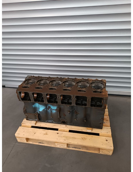 Scania - Motorblokk: 2 kép. Scania - Motorblokk: 2 kép.