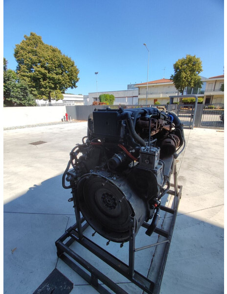 Scania P270 - DC9E ETHANOL PDE - Motor - Teherautó: 1 kép. Scania P270 - DC9E ETHANOL PDE - Motor - Teherautó: 1 kép.