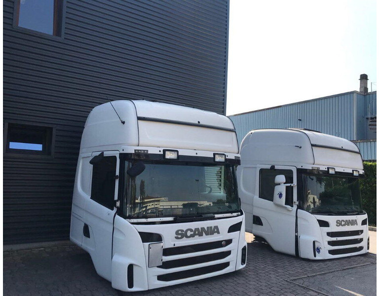 Scania R Serie - Euro 5 - Fülke és belső tér - Teherautó: 2 kép. Scania R Serie - Euro 5 - Fülke és belső tér - Teherautó: 2 kép.