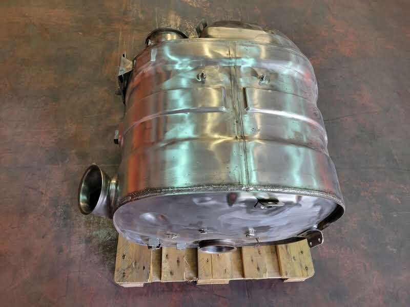 Volvo Euro 6 - Katalizátor - Teherautó: 4 kép. Volvo Euro 6 - Katalizátor - Teherautó: 4 kép.