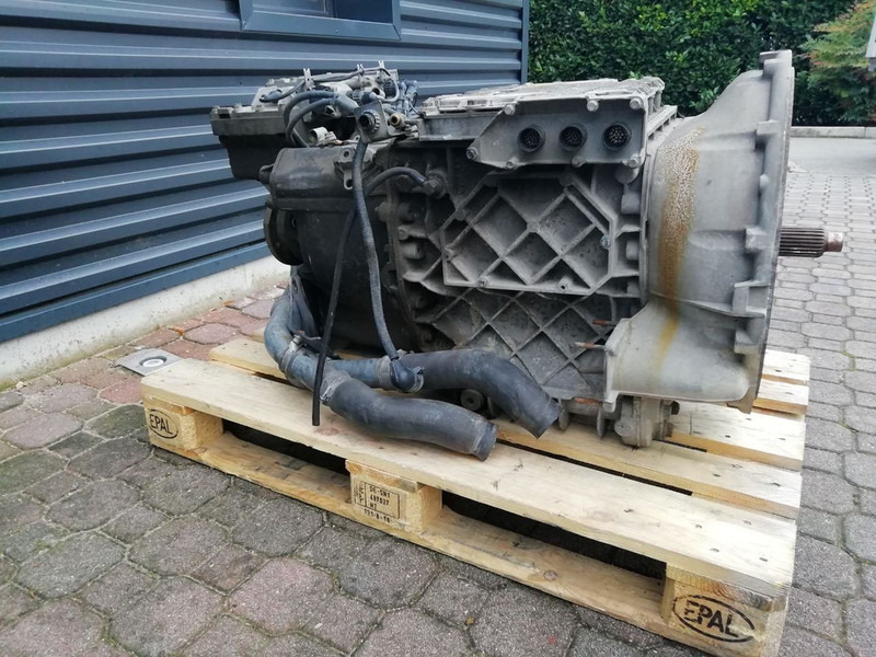 Volvo VT2412B - Sebességváltó - Teherautó: 4 kép. Volvo VT2412B - Sebességváltó - Teherautó: 4 kép.