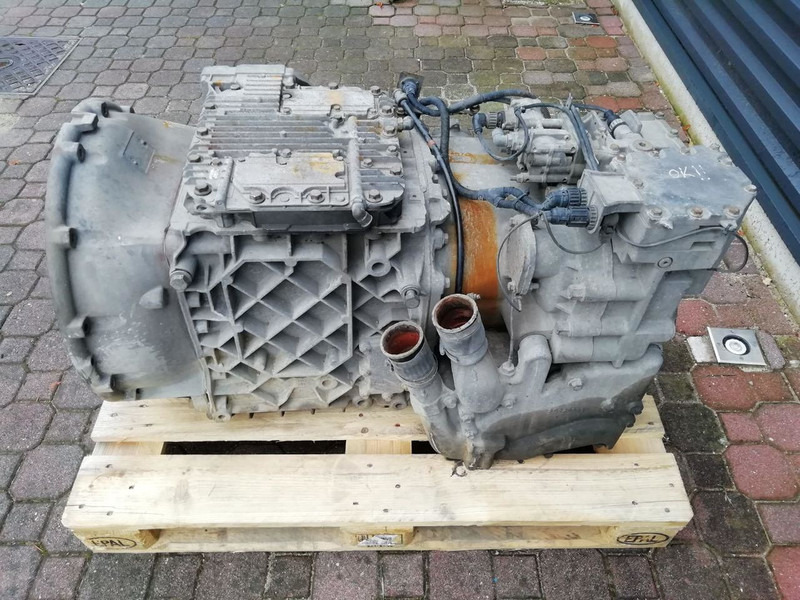 Volvo VT2412B - Sebességváltó - Teherautó: 2 kép. Volvo VT2412B - Sebességváltó - Teherautó: 2 kép.