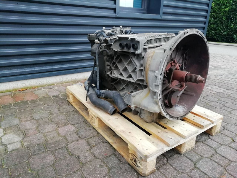Volvo VT2412B - Sebességváltó - Teherautó: 1 kép. Volvo VT2412B - Sebességváltó - Teherautó: 1 kép.