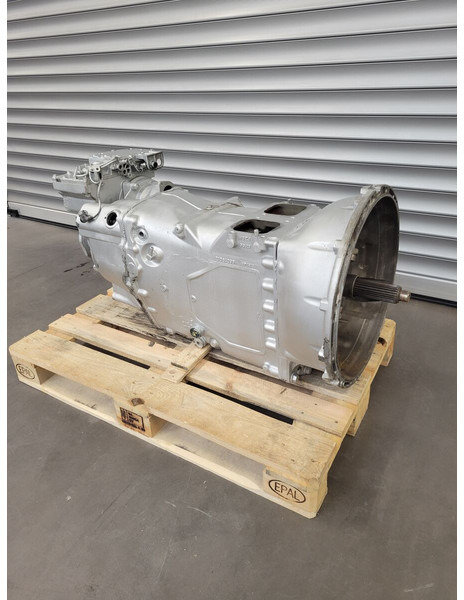 Volvo VT2514B - Sebességváltó - Teherautó: 5 kép. Volvo VT2514B - Sebességváltó - Teherautó: 5 kép.