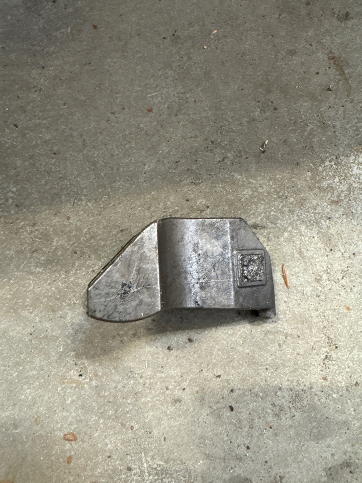 DAF BRACKET INJEKTOR 1791123 - Motor és alkatrészek - Teherautó: 1 kép. DAF BRACKET INJEKTOR 1791123 - Motor és alkatrészek - Teherautó: 1 kép.