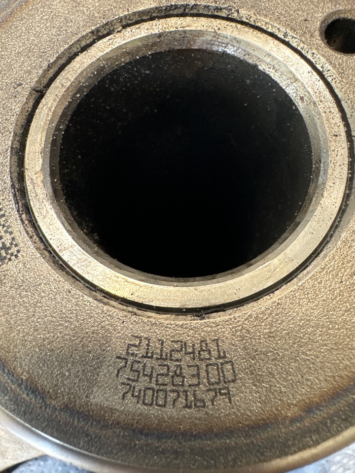 DAF CAMSHAFT 2245295 - Motor és alkatrészek - Teherautó: 3 kép. DAF CAMSHAFT 2245295 - Motor és alkatrészek - Teherautó: 3 kép.