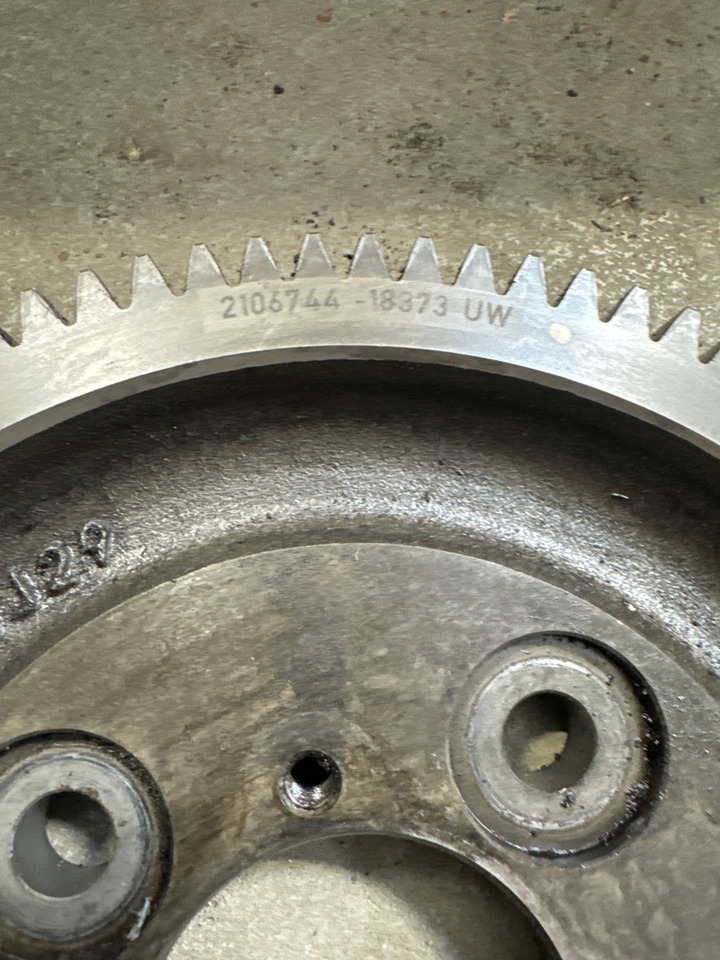 DAF CAMSHAFT GEAR 2106744 - Motor és alkatrészek - Teherautó: 1 kép. DAF CAMSHAFT GEAR 2106744 - Motor és alkatrészek - Teherautó: 1 kép.