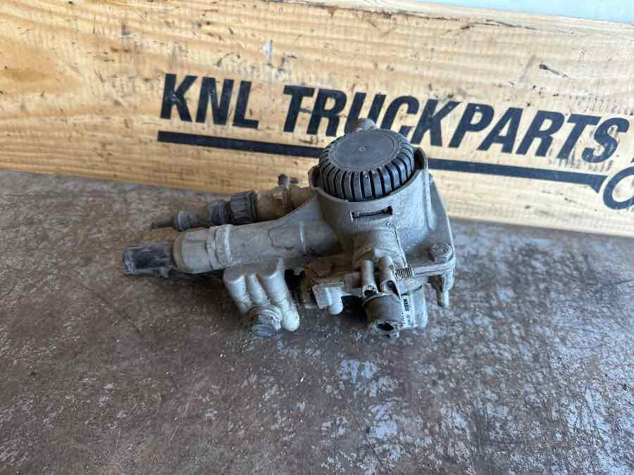 EKERI WABCO ABS VALVE 4802070010 - Szelep - Pótkocsi: 2 kép. EKERI WABCO ABS VALVE 4802070010 - Szelep - Pótkocsi: 2 kép.